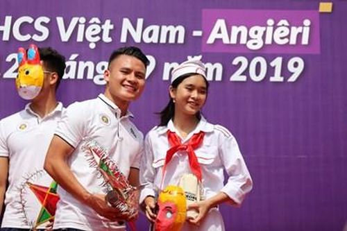 Dàn sao của Hà Nội FC thắp sáng ước mơ cùng học sinh Thủ đô