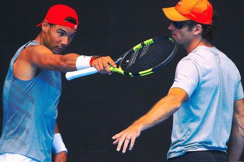 Moya 'cảnh báo' Federer và Djokovic, nói Nadal chưa lên đến đỉnh, nhưng Nadal bất đồng ý kiến