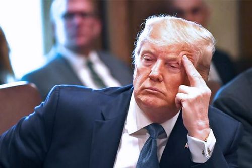 Ông Trump 'nương tay', hoãn tăng thuế hàng TQ