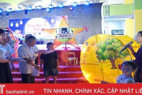 Cùng các em nhỏ Mầm non Trung Kiên làm đèn trung thu truyền thống