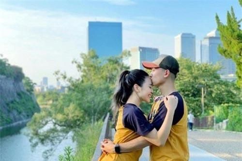 'Nam thần' Về nhà đi con tiết lộ cách đối xử với 2 con riêng của bạn gái