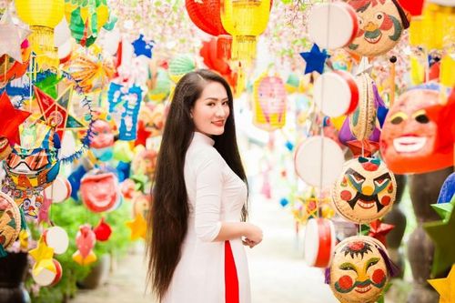 Xinh giang hồ của 'Về nhà đi con' bất ngờ hóa quý cô thanh lịch