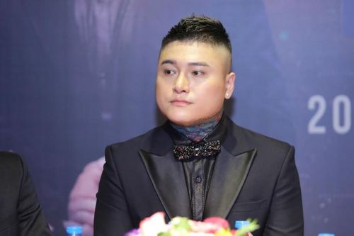 Vũ Duy Khánh làm liveshow thực hiện lời hứa với người cha quá cố