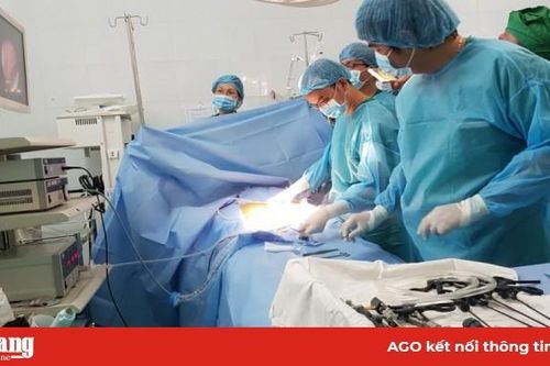 Phẫu thuật nội soi cứu sống bé gái 9 ngày tuổi bị thoát vị cơ hoành bẩm sinh