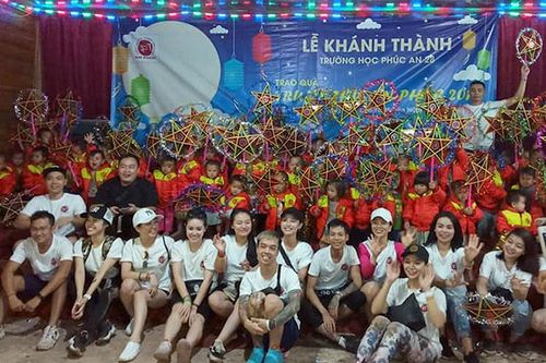 Cho hội trăng rằm trọn vẹn yêu thương