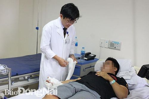 Phẫu thuật nối gân, dây thần kinh, mạch máu ở tay cho bệnh nhân