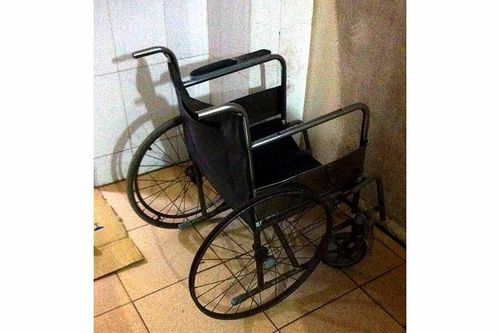 Xe lăn hư hỏng vẫn được... tận dụng