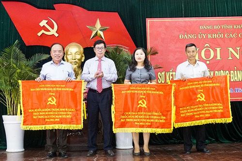 Trao đổi, học tập kinh nghiệm về công tác xây dựng Đảng