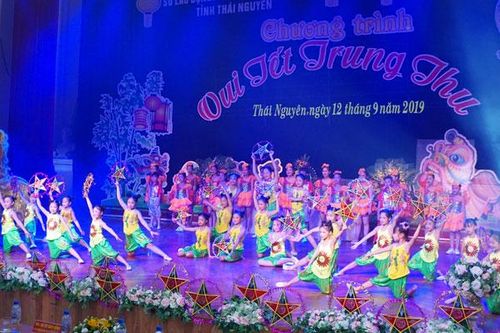 Nhiều hoạt động vui Tết Trung thu cho thiếu nhi