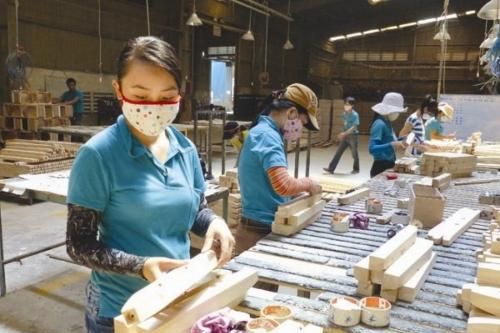 Không để tình trạng trục lợi, giả danh gỗ Việt để xuất khẩu