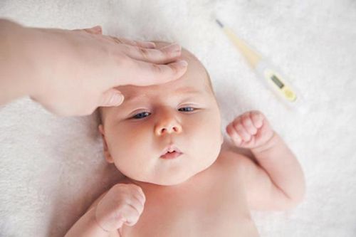 Mẹo hay để bé dễ chịu hơn khi bị cảm cúm