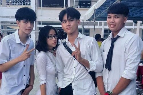 Ba năm trung học mê ăn vặt, cả nhóm bạn thân rủ nhau giảm cân, lột xác