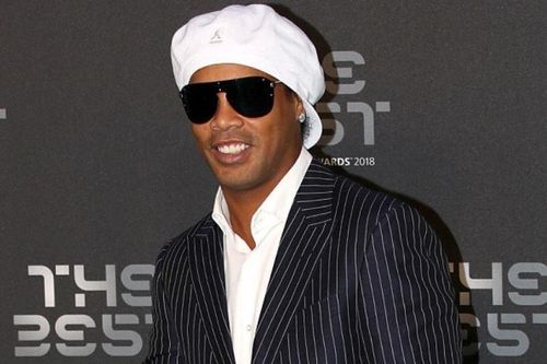 Ronaldinho chuẩn bị tái xuất ở tuổi 39