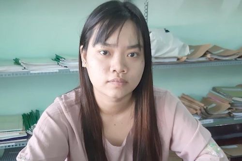 Người mẹ 18 tuổi đâm chết chồng hờ vì bị bạo hành