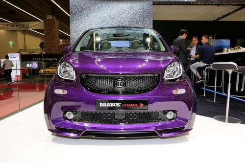 Brabus độ xe điện màu mè, giá cao vút