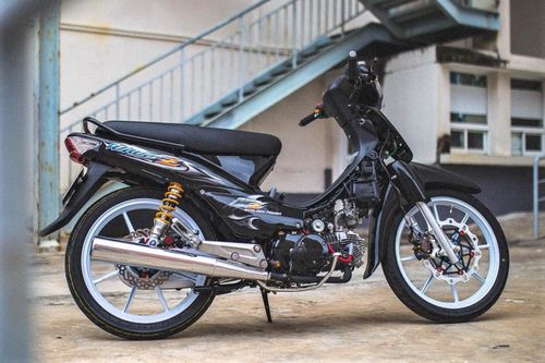 'Tượng đài' Honda Wave với dàn đồ chơi hơn trăm triệu tại Sài Gòn