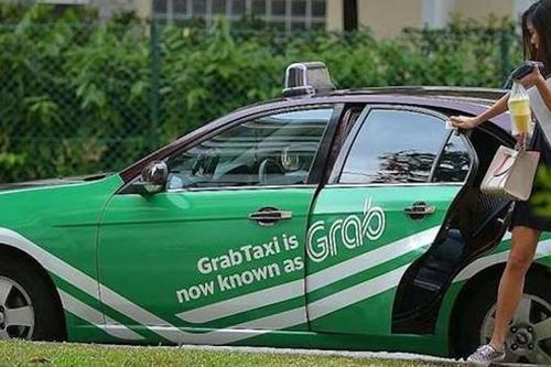 Bộ GTVT tiếp tục đề nghị gắn mào cho taxi công nghệ