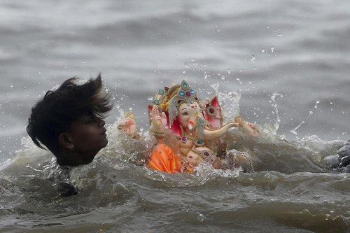 Lật thuyền trong nghi lễ tôn giáo, 12 tín đồ Hindu chết đuối ở Ấn Độ