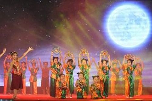 Cả nước rộn ràng vui Tết Trung thu