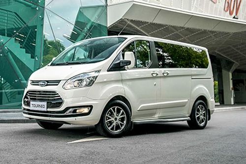 Ford Tourneo từ 999 triệu đồng tại Việt Nam 'đấu' Kia Sedona