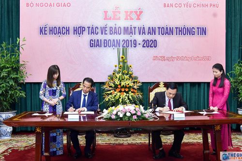 Bộ Ngoại giao và Ban Cơ yếu Chính phủ ký Kế hoạch phối hợp