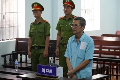 Thầy giáo dạy nhạc dâm ô 3 học sinh lĩnh 5 năm tù