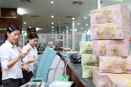Vốn huy động tăng trưởng cao hơn tín dụng: Dòng tiền chảy đúng hướng vào sản xuất