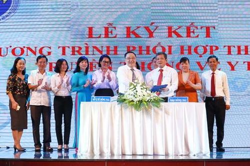 Báo Đồng Nai và Sở Y tế ký kết phối hợp thông tin, truyền thông
