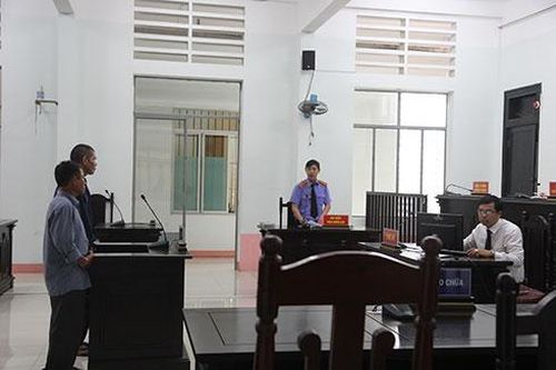 Giật đồ của người say rượu