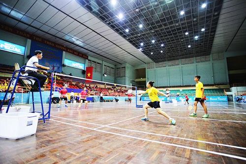 Hơn 170 vận động viên tranh tài Giải cầu lông các nhóm tuổi tỉnh