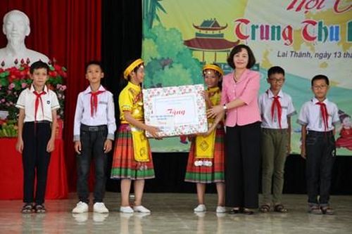 Đồng chí Bí thư Tỉnh ủy dự Hội trại 'Trung thu nhớ Bác' tại xã Lai Thành
