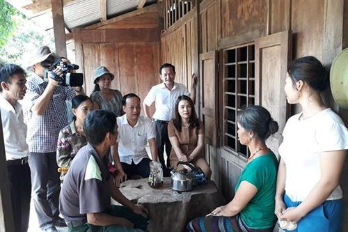 100% thôn của xã A Ngo phát động thôn không sinh con thứ 3 trở lên