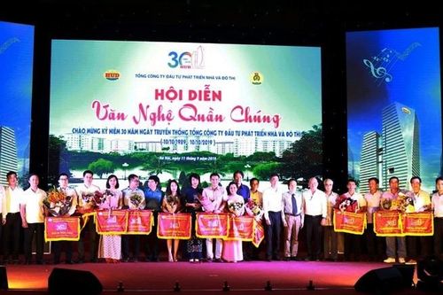 Người HUD 'hát lời tình yêu'