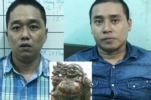 Hai tên trộm tượng Phật bằng trầm hương ra đầu thú