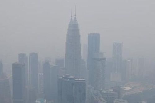 Cháy rừng ở Indonesia: Malaysia, Singapore chìm trong khói bụi