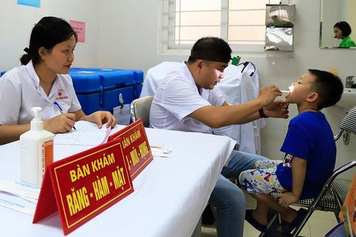 Sau vụ cháy tại Công ty Rạng Đông: Gần 1.700 học sinh đã được khám sức khỏe