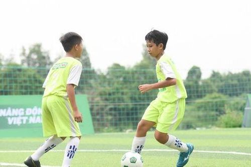 Sân chơi thể thao hay lớp học thêm cho con?