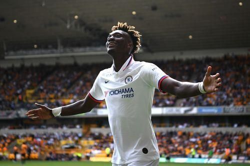 Chelsea thắng Wolves 5-2, Tottenham vượt qua Crystal Palace 4-0