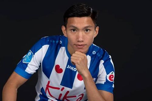 Văn Hậu chúc Heerenveen chiến thắng Ajax bằng tiếng Hà Lan