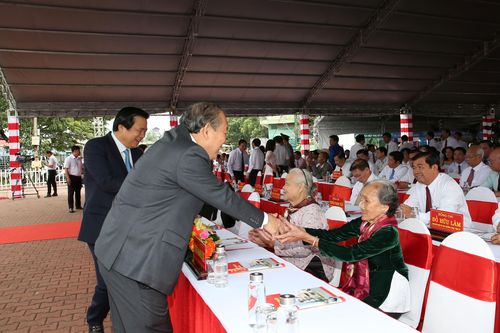 Phó Thủ tướng Thường trực dự lễ công bố thành phố Tân An là đô thị loại II
