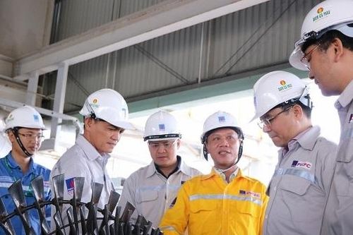 Tổng giám đốc PVN Lê Mạnh Hùng làm việc tại cụm Khí - Điện - Đạm Cà Mau