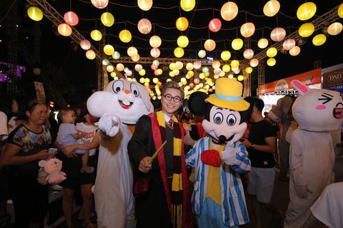 Loạt MC VTV hóa thân thành nhân vật cổ tích