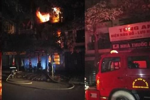 Nửa đêm nhà dân bốc cháy dữ dội ở Khu đô thị Xa La