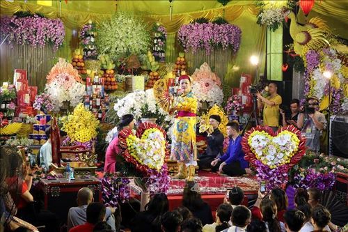 Liên hoan diễn xướng hầu Thánh tại Hải Dương