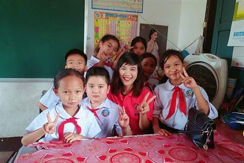 Tình nguyện trồng người trên đất bạn Lào