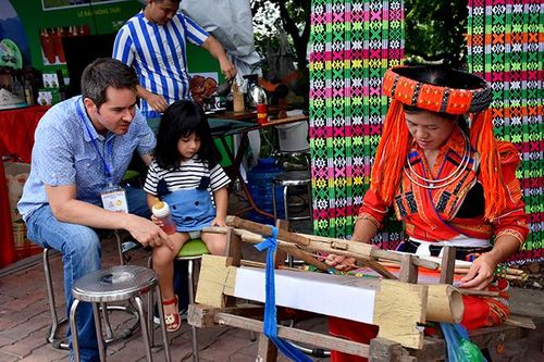 Lễ hội Thành Tuyên cuốn hút du khách