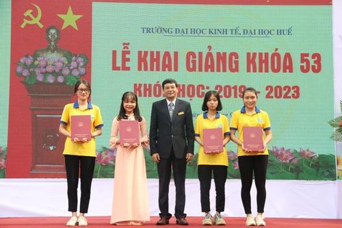 Giáo dục Tin tức giáo dục Trường đại học Kinh tế, Nông Lâm khai giảng khóa học mới