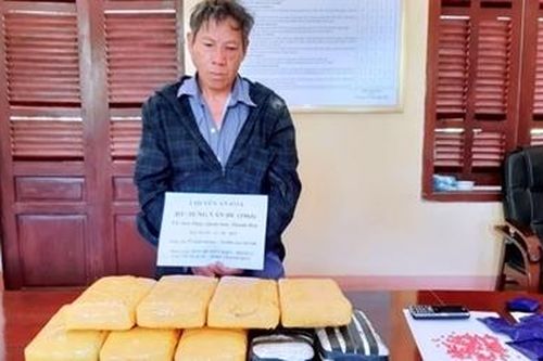 Người đàn ông vượt biên cùng 7 bánh heroin và 56 nghìn viên ma túy