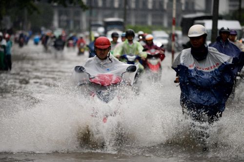 Chiều nay Sài Gòn mưa lớn, đường phố có thể bị ngập sâu