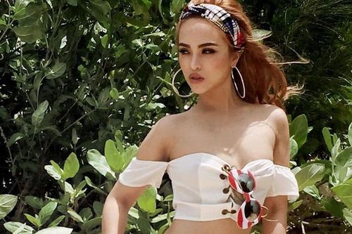 Hot girl lai 4 dòng máu gây tranh cãi vì nghi án đá xéo Tiên Cookie